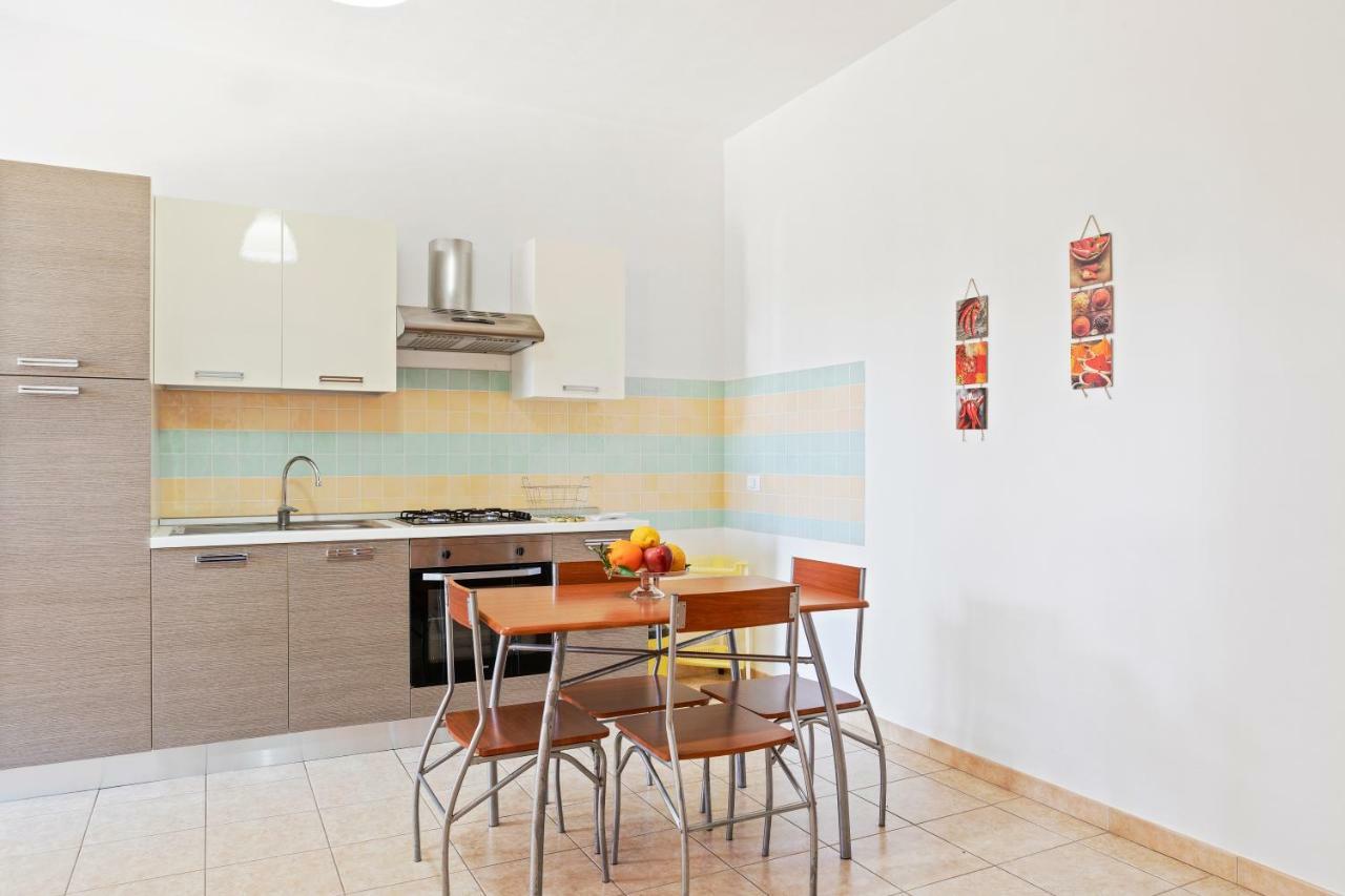 Focallo Seaside Holiday Flat Santa Maria Del Focallo Buitenkant foto